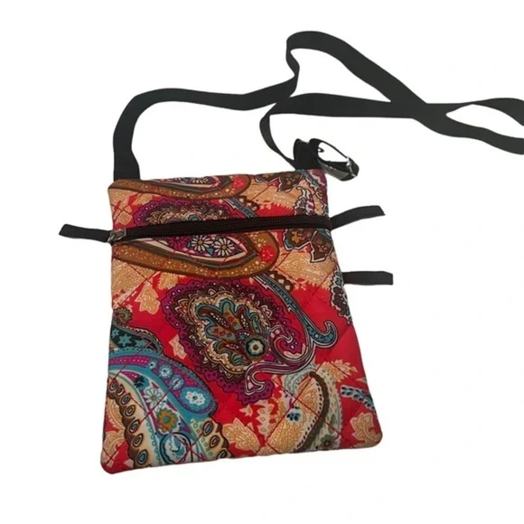 Cross Body Red Paisley Purse NWOT - Picture 3 of 4
